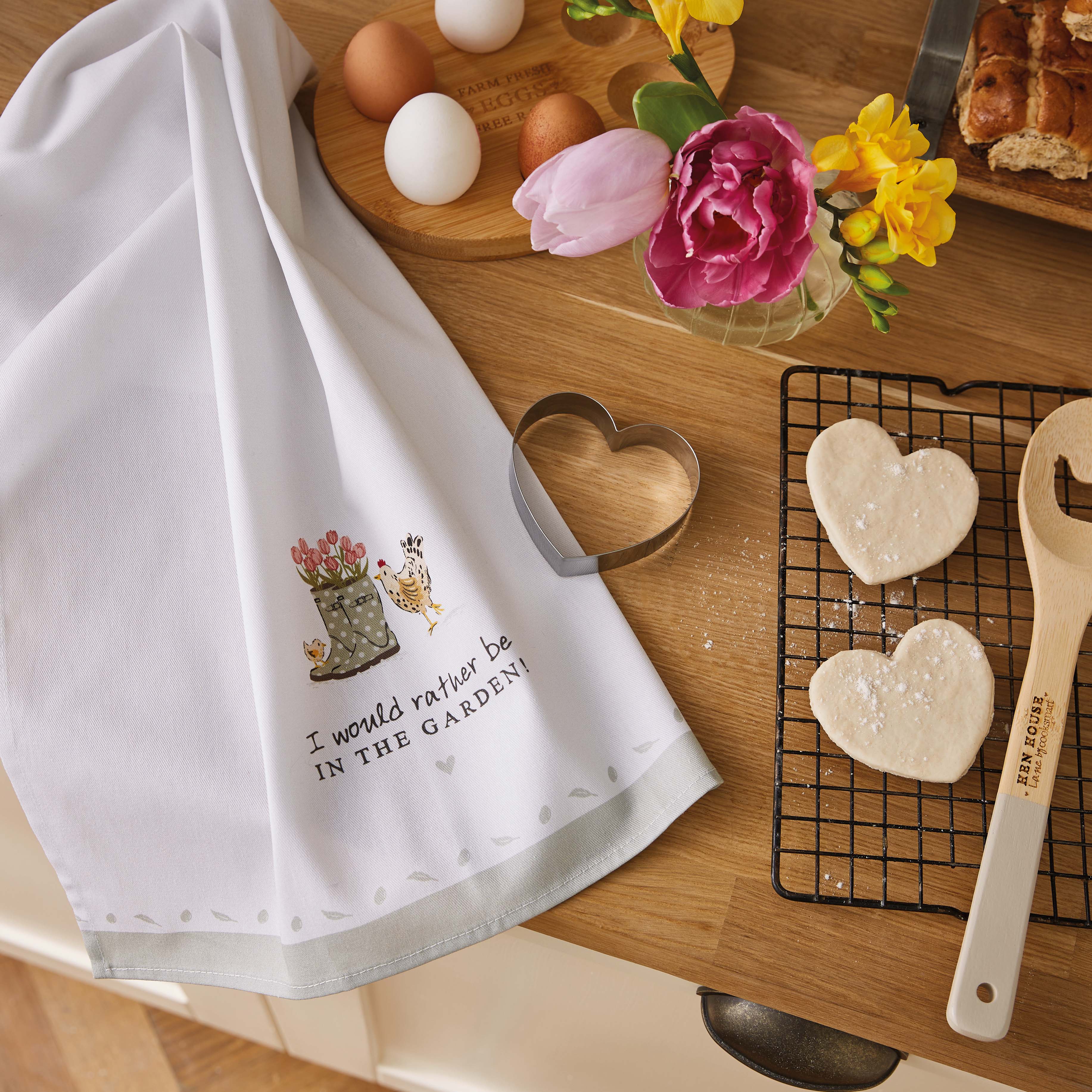 Hen House Lane - Tea Towel & Cookie Cutter Set | Farmhouse Kitchens