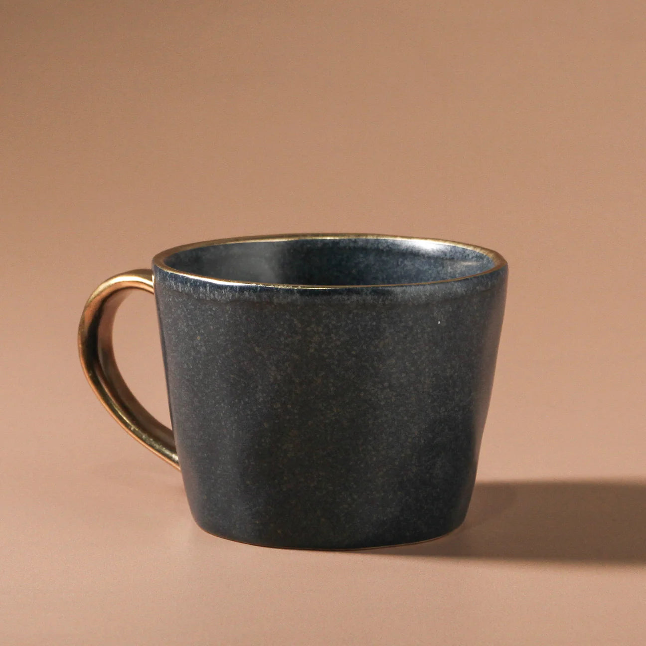 Coffee & Tea Mugs | Handmade Ariel Mug in Charcoal