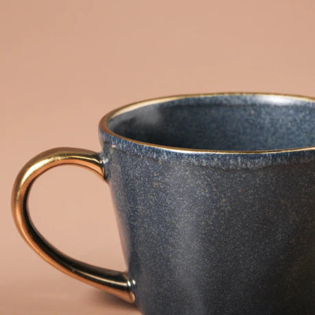 Coffee & Tea Mugs | Handmade Ariel Mug in Charcoal